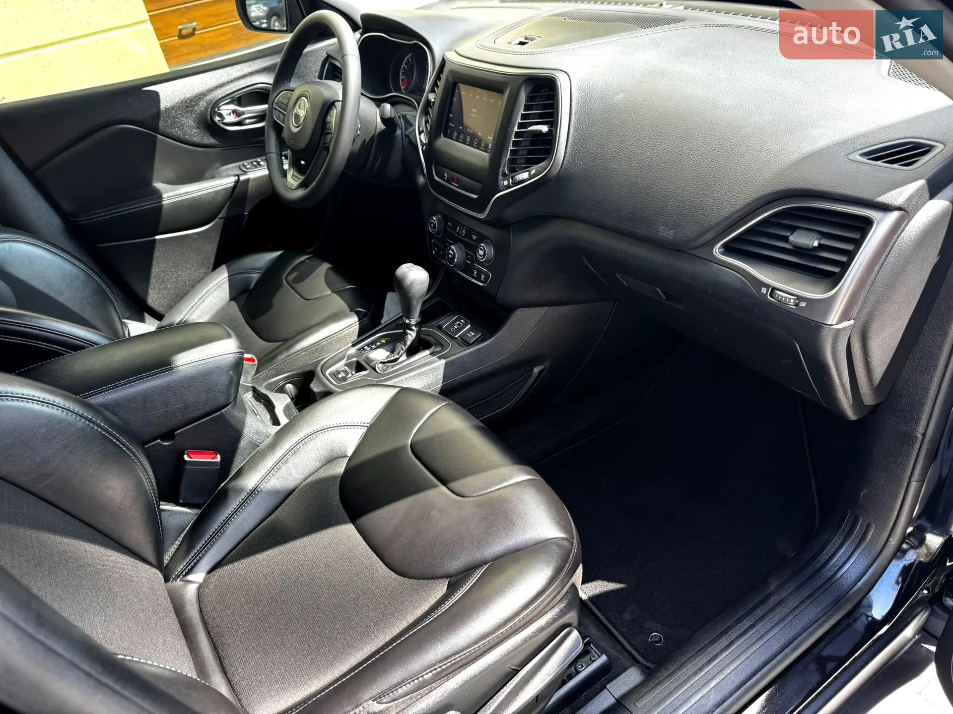 2019 Jeep Cherokee - мініатюра 11
