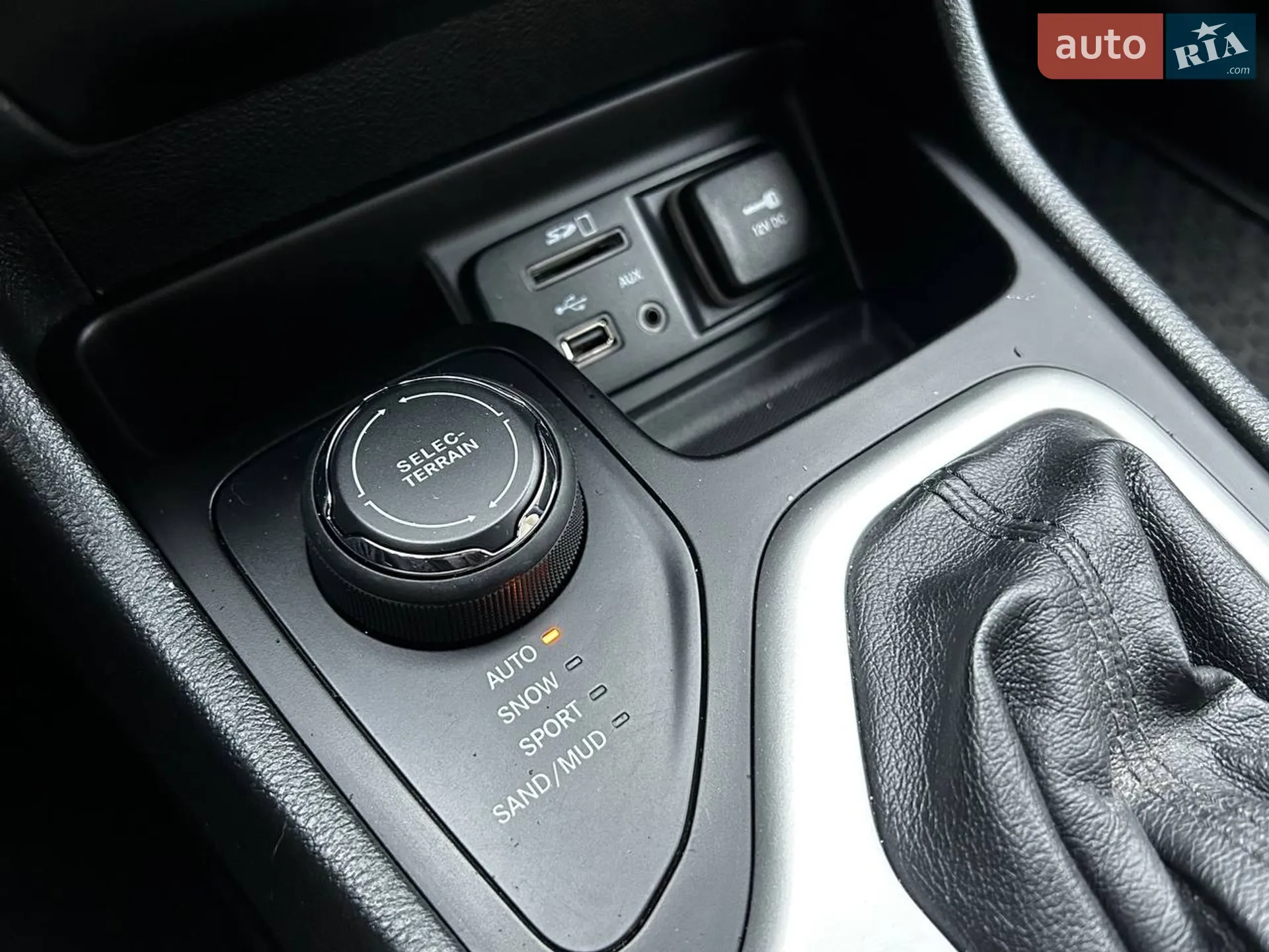 2015 Jeep Cherokee - мініатюра 23