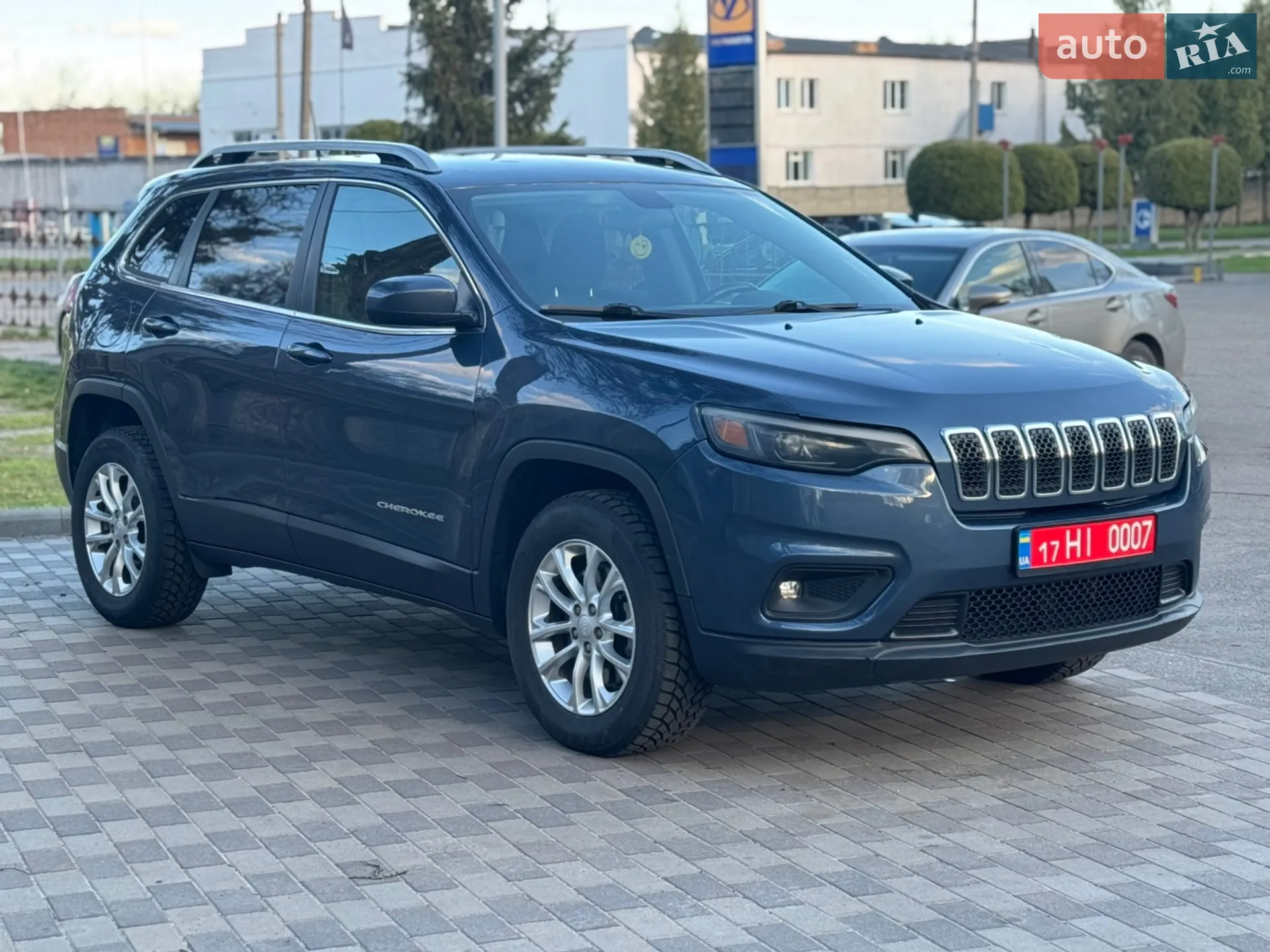 2019 Jeep Cherokee - мініатюра 6