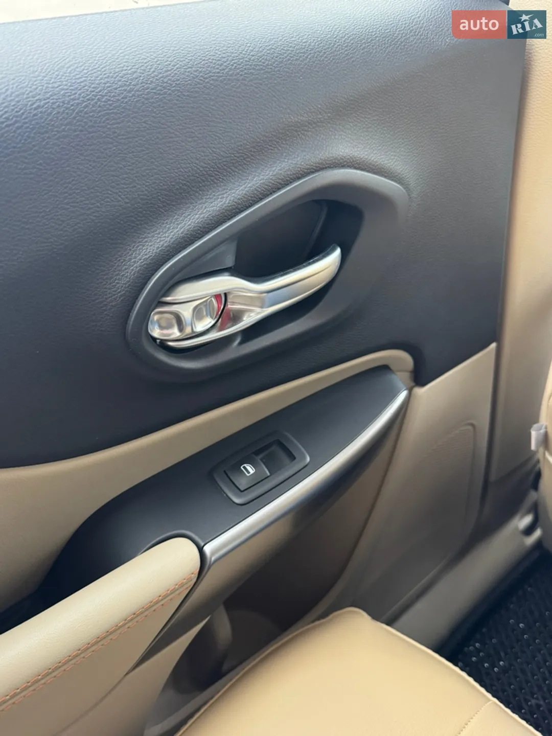2019 Jeep Cherokee - мініатюра 19