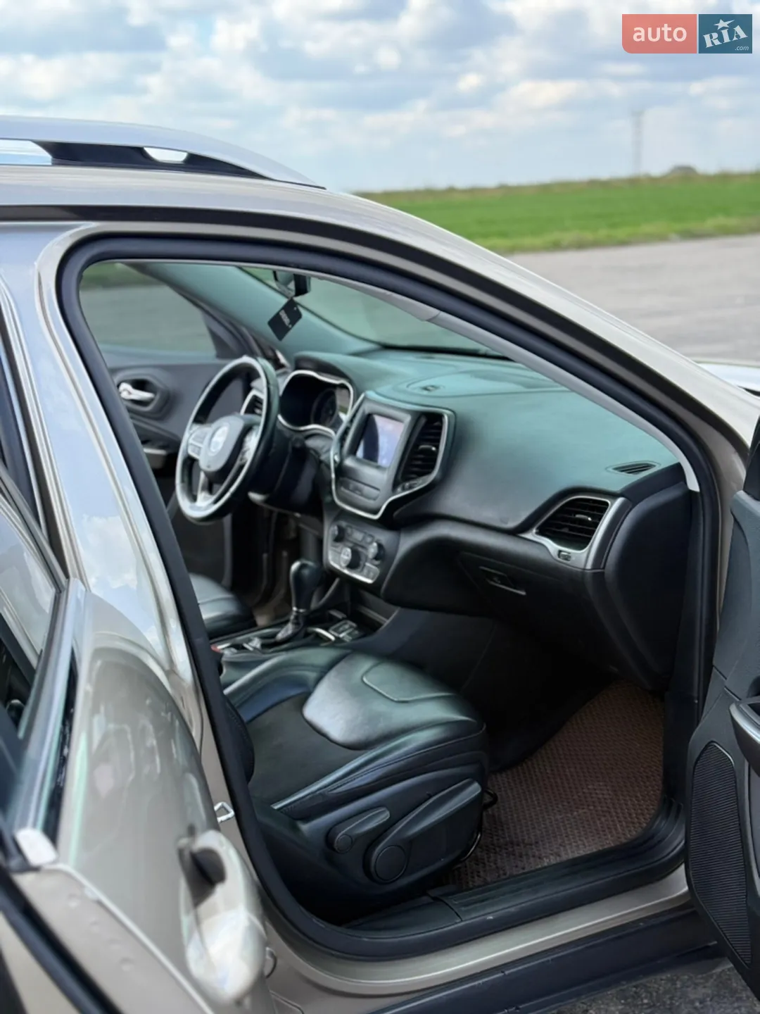 2018 Jeep Cherokee - мініатюра 16