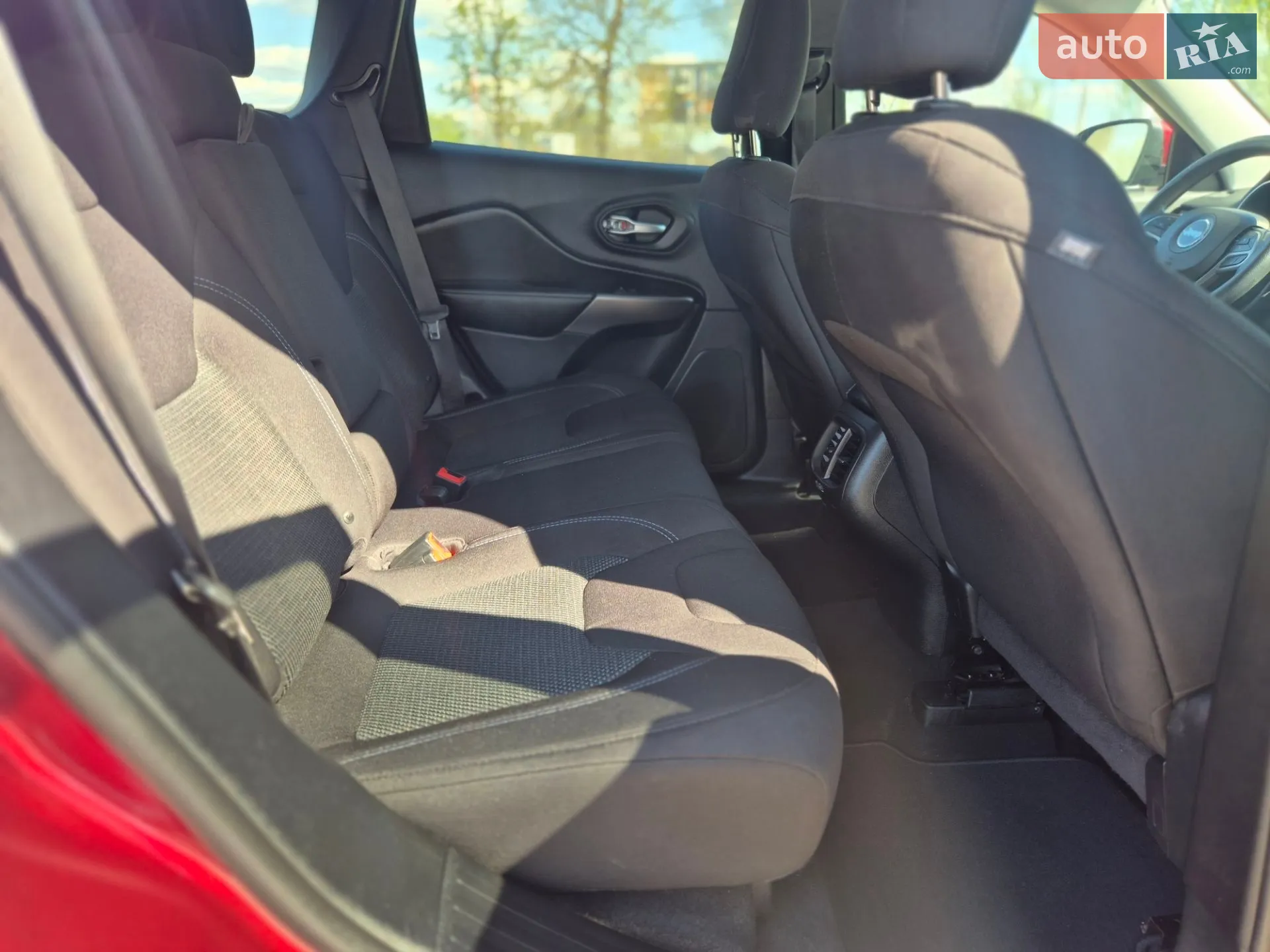 2019 Jeep Cherokee - мініатюра 21