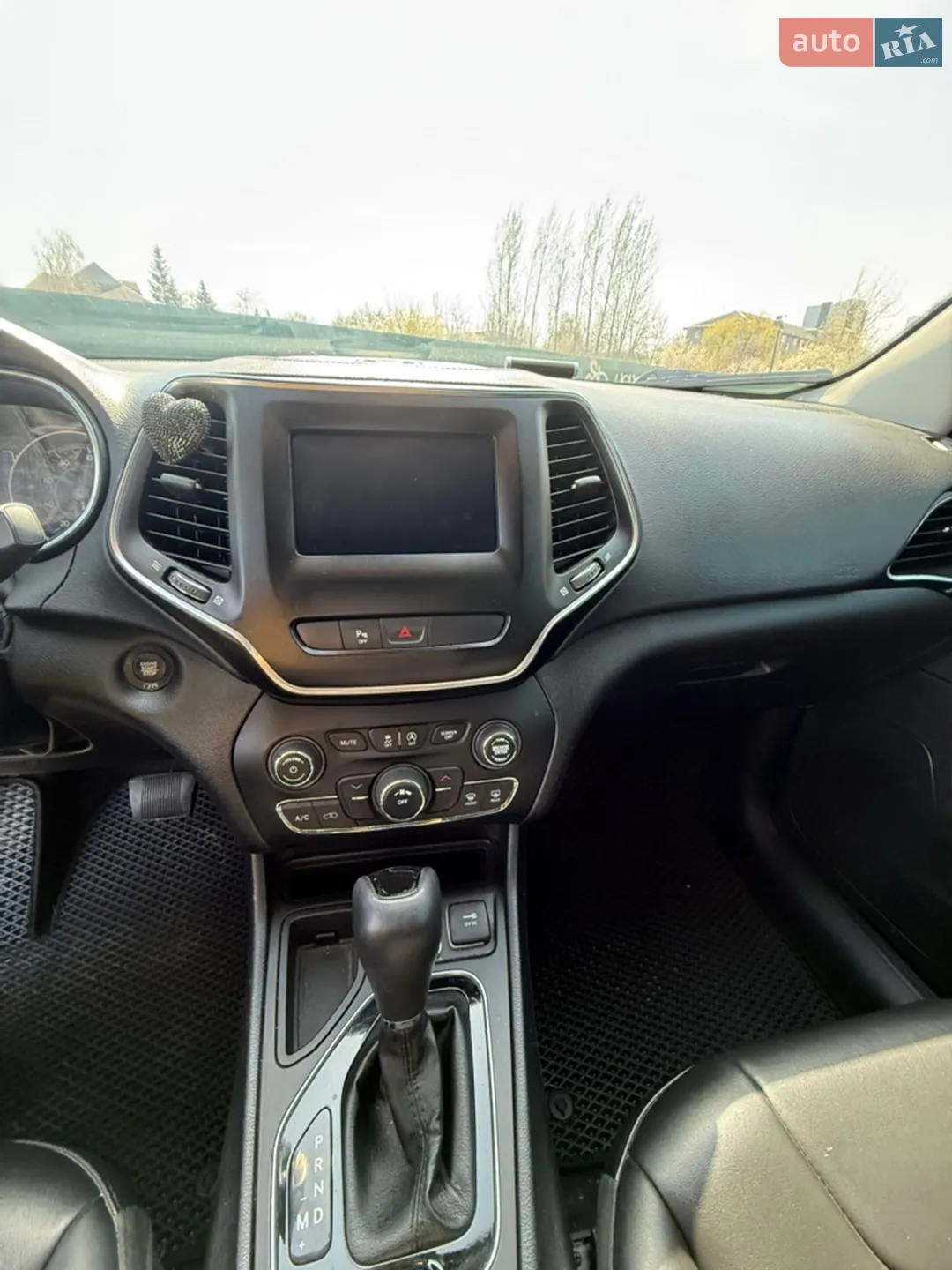 2019 Jeep Cherokee - мініатюра 13