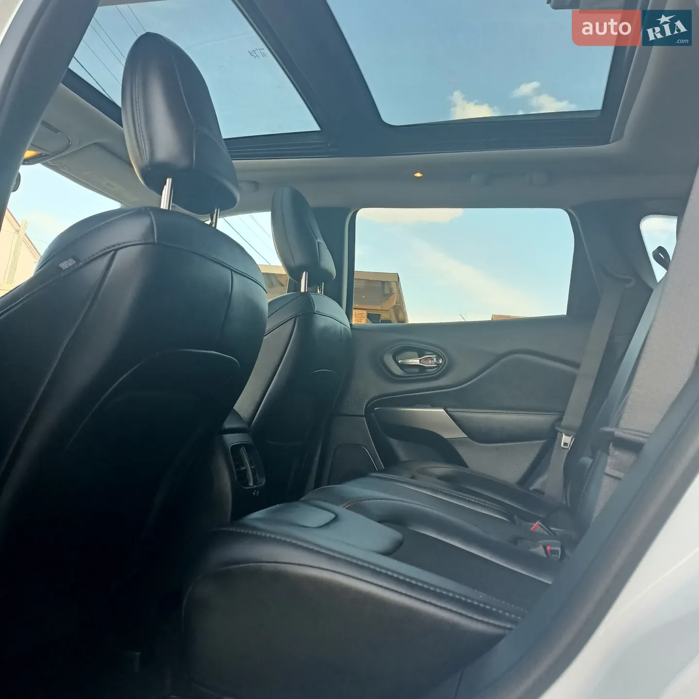 2022 Jeep Cherokee - мініатюра 8