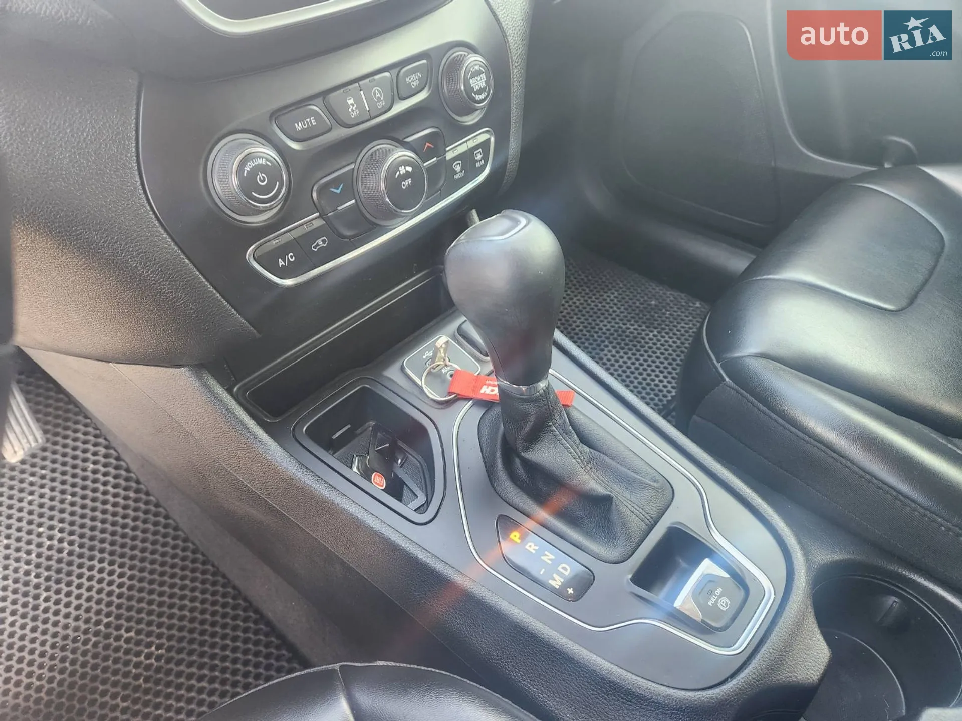 2020 Jeep Cherokee - мініатюра 9