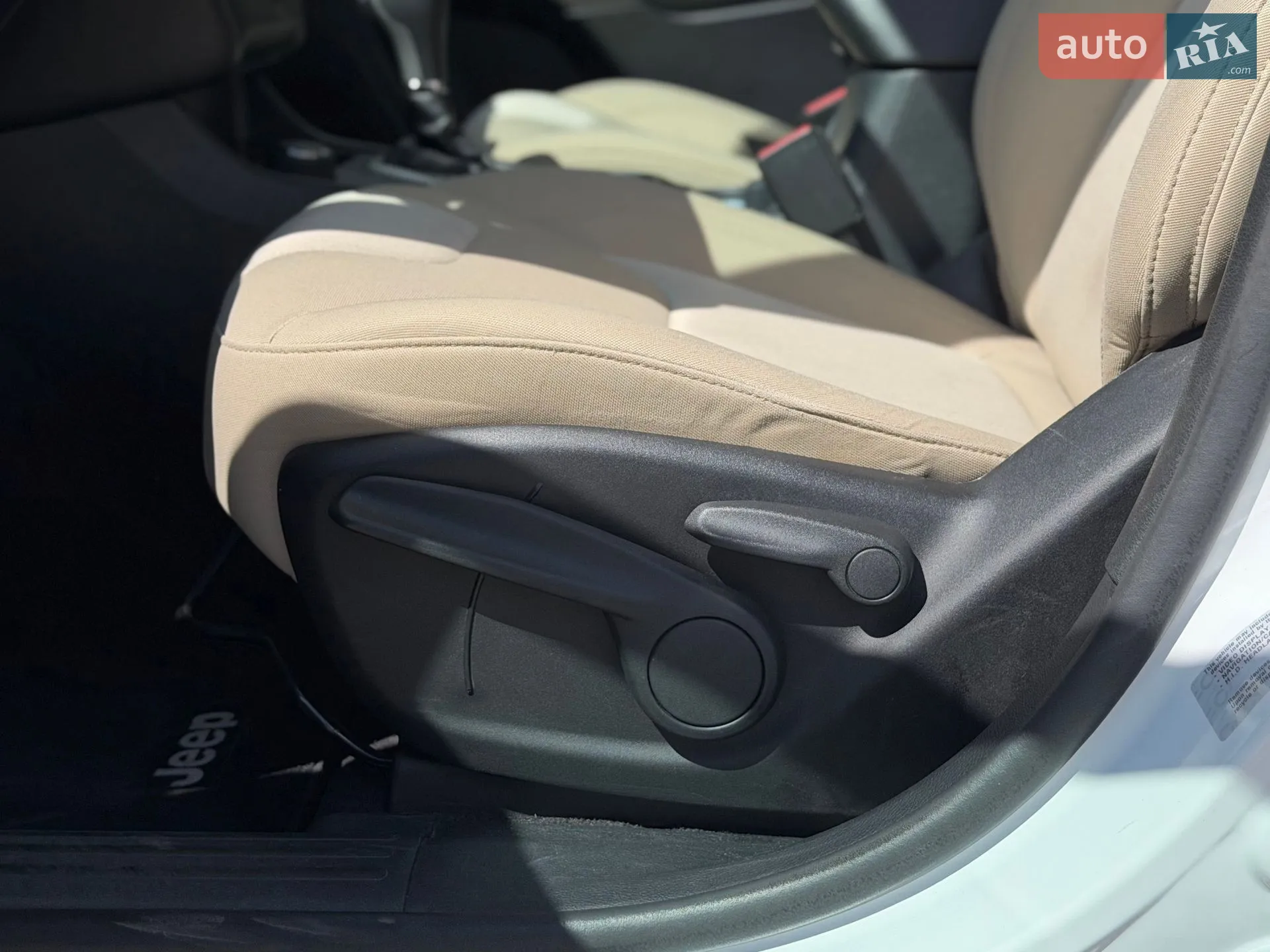 2016 Jeep Cherokee - мініатюра 23