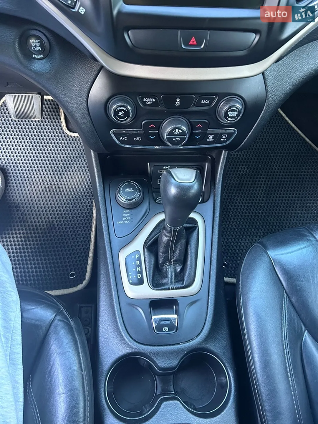 2016 Jeep Cherokee - мініатюра 16