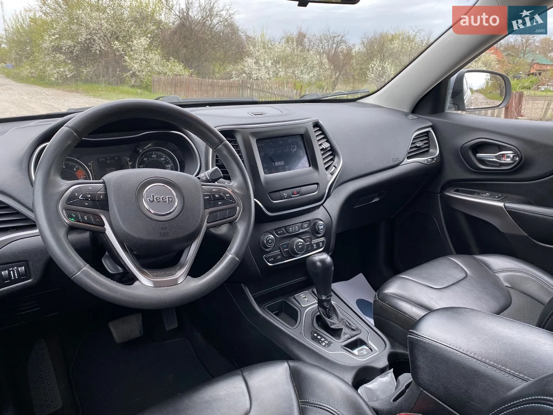 2020 Jeep Cherokee - мініатюра 25