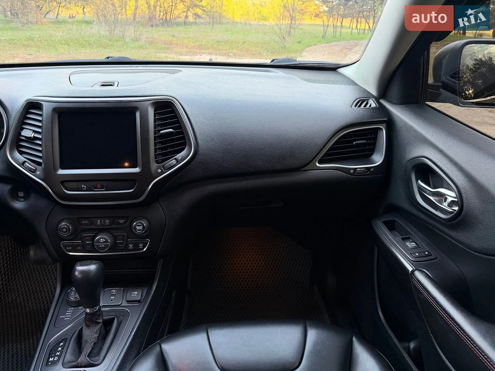 2019 Jeep Cherokee - мініатюра 22