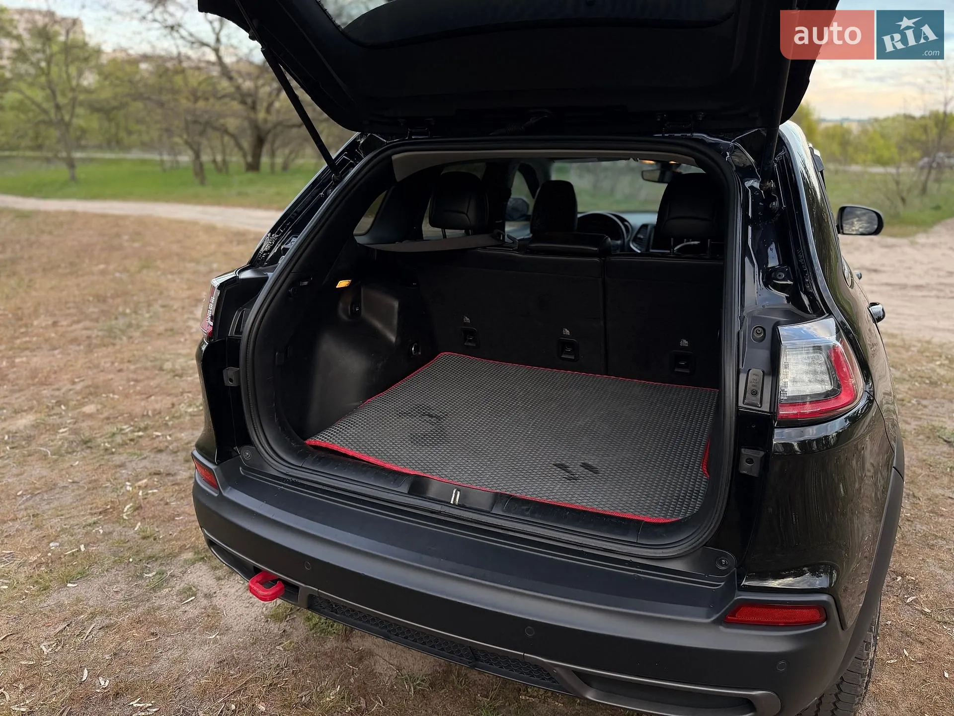 2019 Jeep Cherokee - мініатюра 37