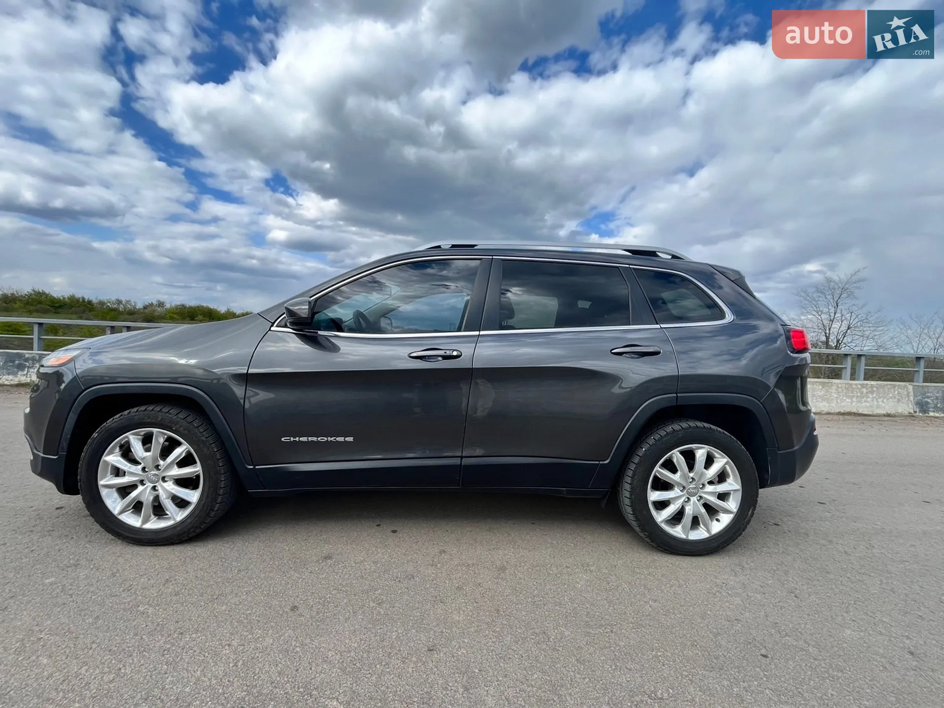 2015 Jeep Cherokee - мініатюра 4