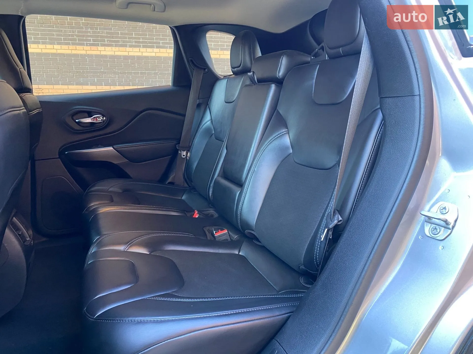 2020 Jeep Cherokee - мініатюра 13