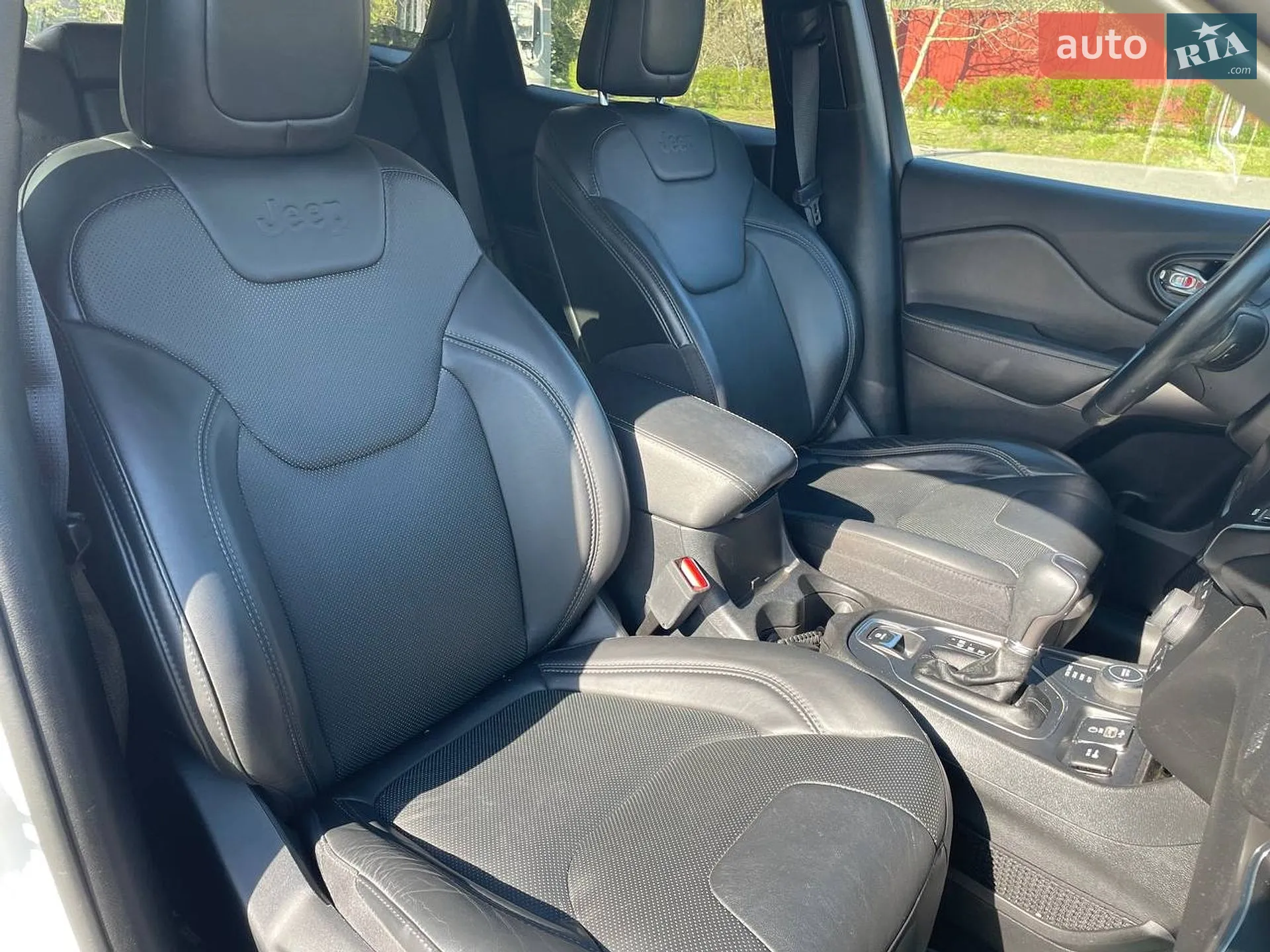 2020 Jeep Cherokee - мініатюра 41