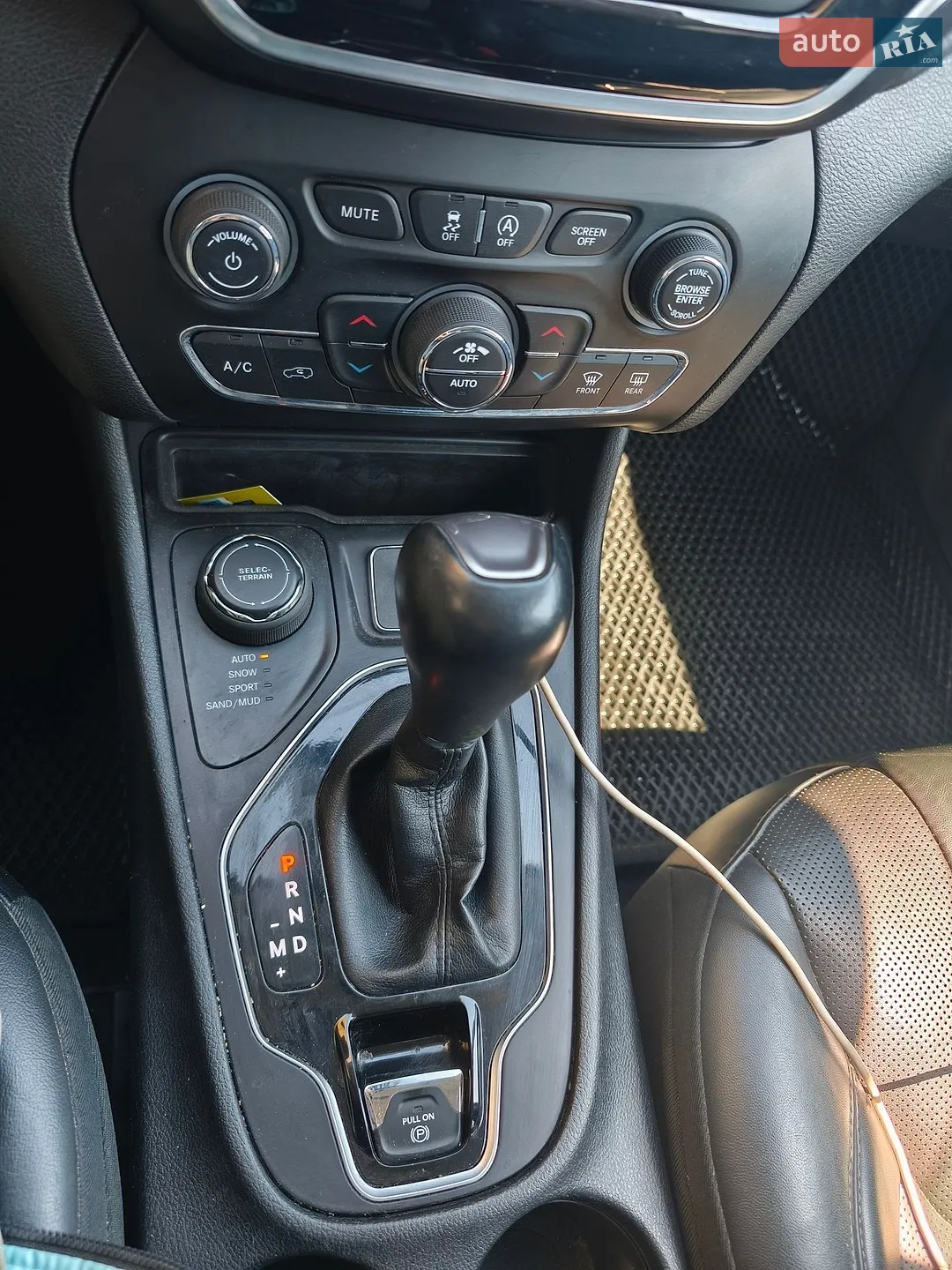 2018 Jeep Cherokee - мініатюра 27