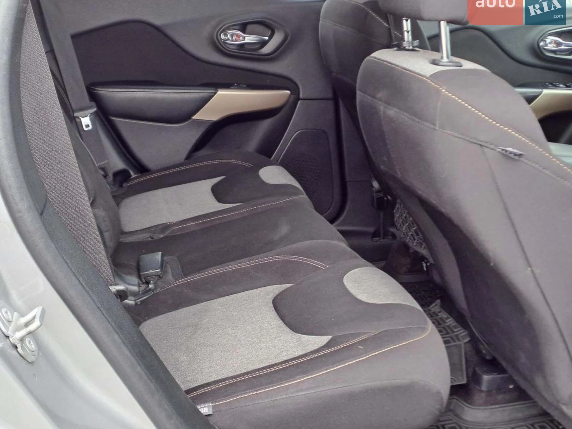 2017 Jeep Cherokee - мініатюра 9
