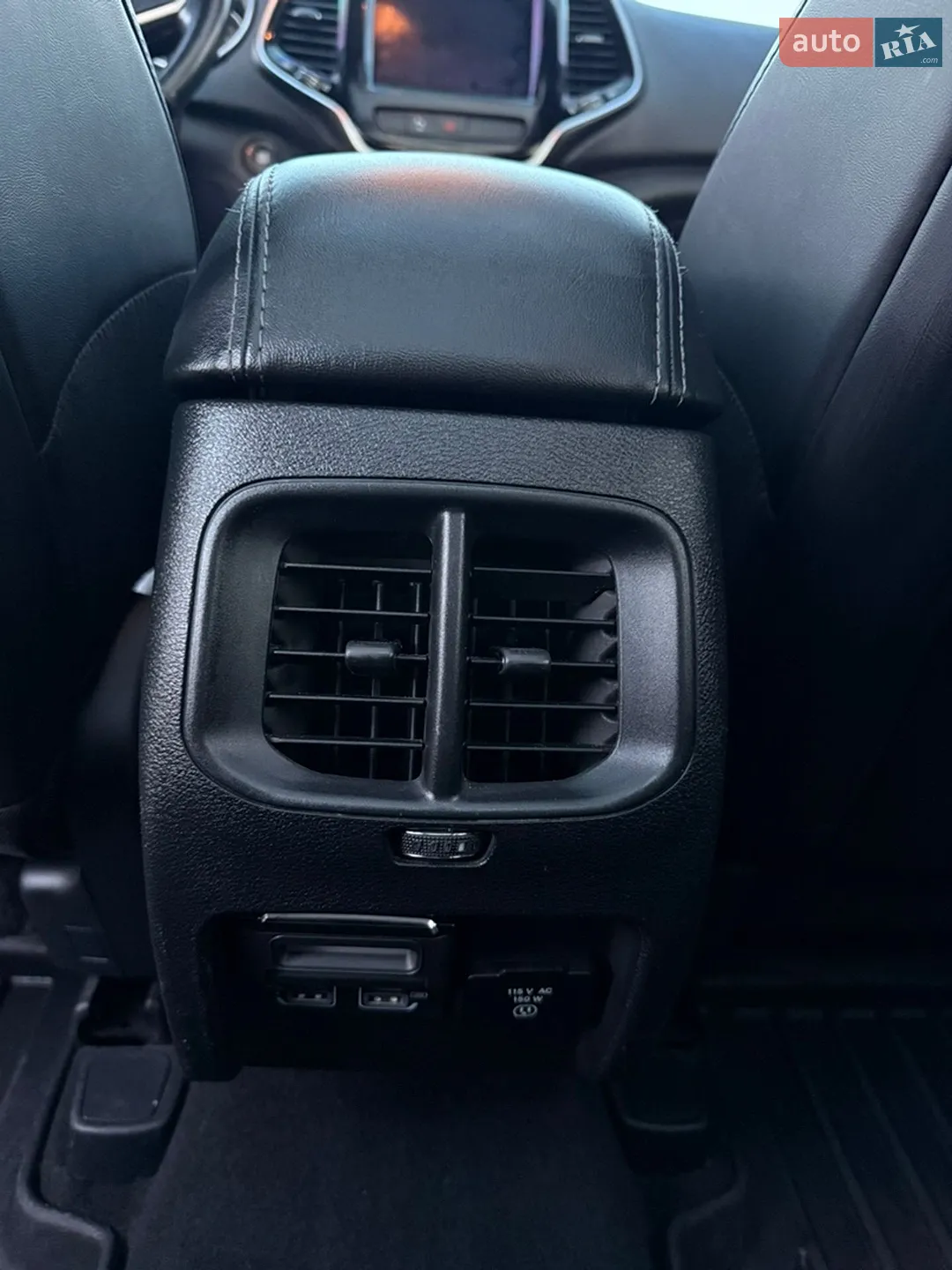 2020 Jeep Cherokee - мініатюра 28