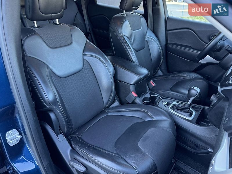 Внедорожник / Кроссовер Jeep Cherokee 2017 в Львове