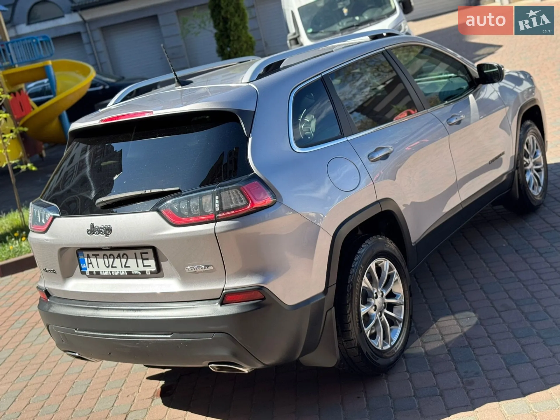 2018 Jeep Cherokee - мініатюра 3