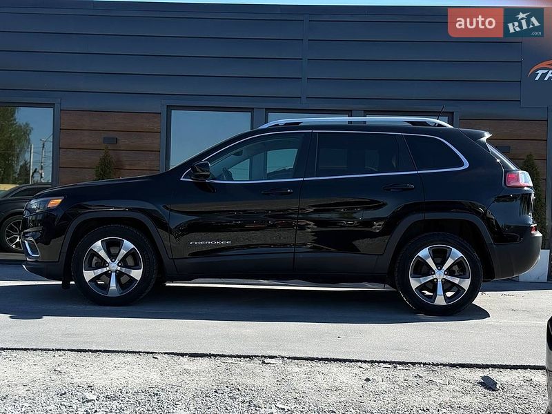 Внедорожник / Кроссовер Jeep Cherokee 2019 в Ровно