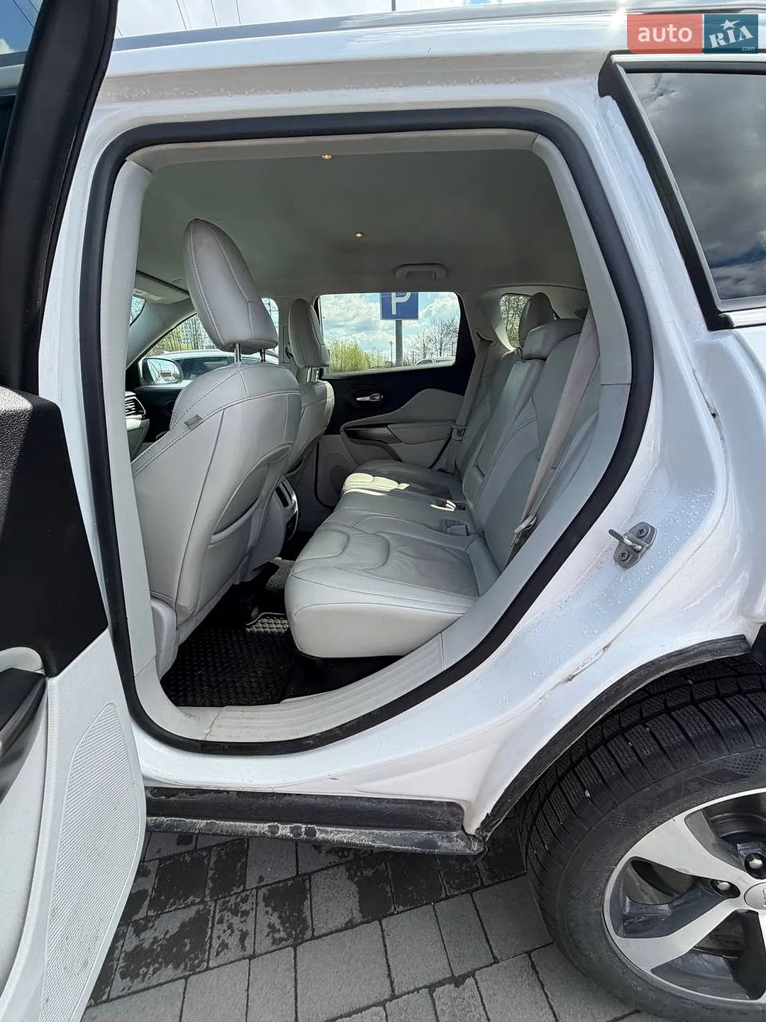 2019 Jeep Cherokee - мініатюра 25