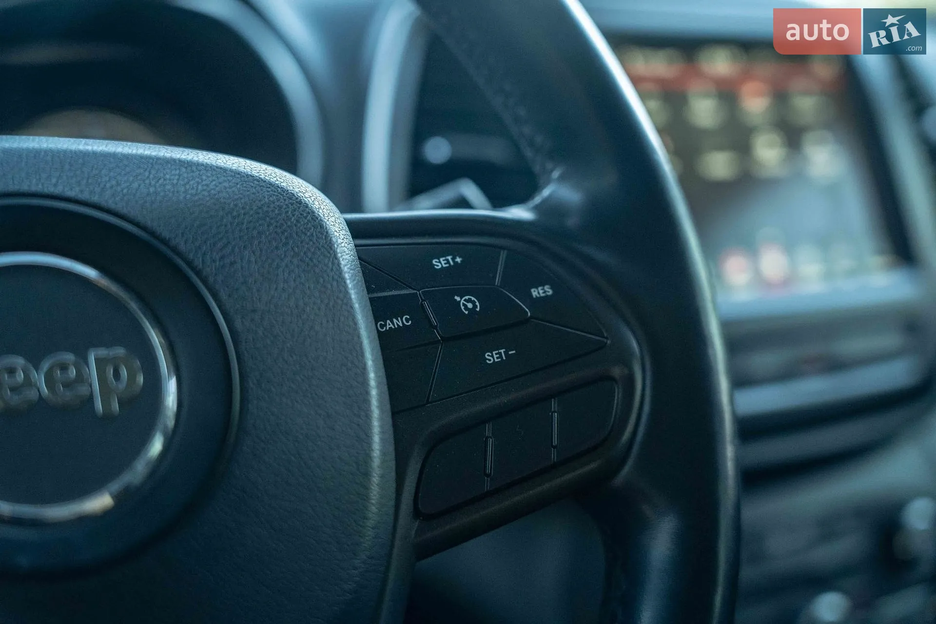 2019 Jeep Cherokee - мініатюра 27