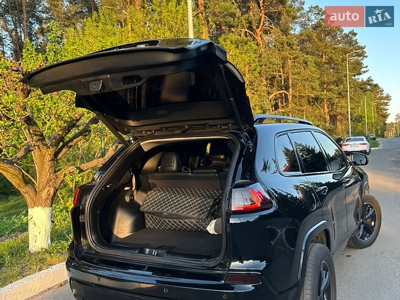 Внедорожник / Кроссовер Jeep Cherokee 2019 в Киеве фото 14 Внедорожник / Кроссовер Jeep Cherokee 2019 в Киеве