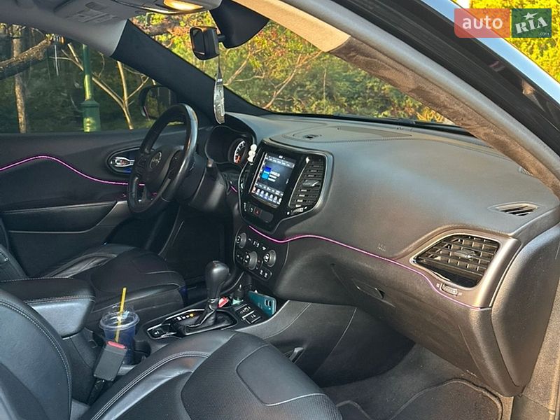 Внедорожник / Кроссовер Jeep Cherokee 2019 в Киеве фото 23 Внедорожник / Кроссовер Jeep Cherokee 2019 в Киеве