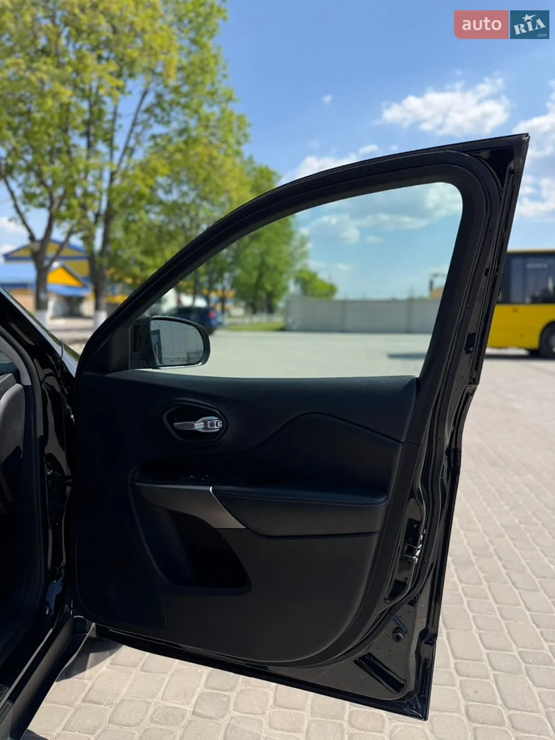 2020 Jeep Cherokee - мініатюра 17