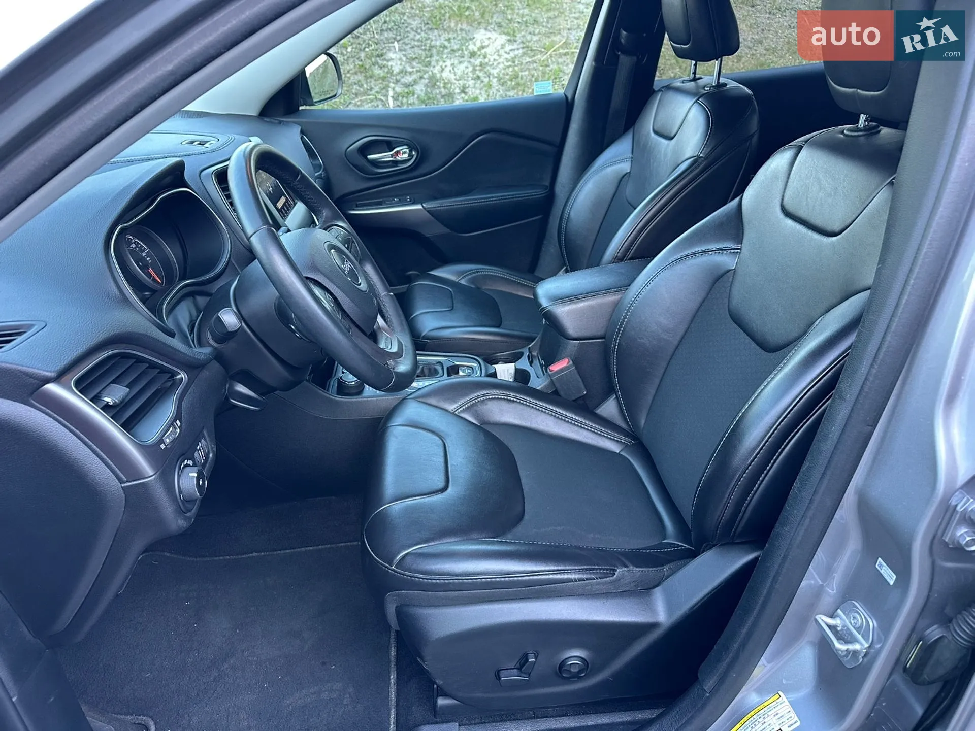 2019 Jeep Cherokee - мініатюра 18