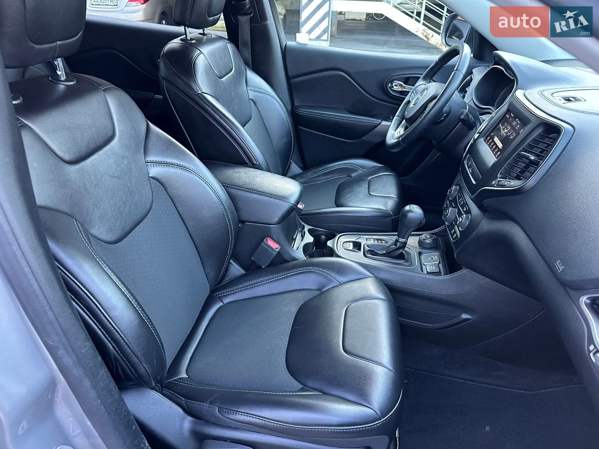 2019 Jeep Cherokee - мініатюра 29