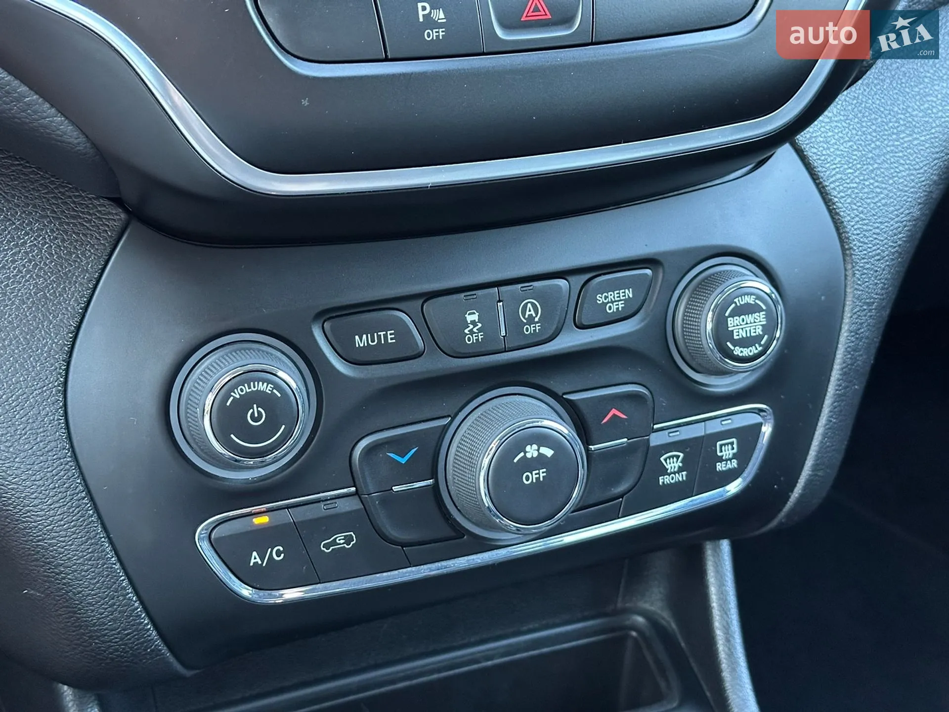 2019 Jeep Cherokee - мініатюра 39