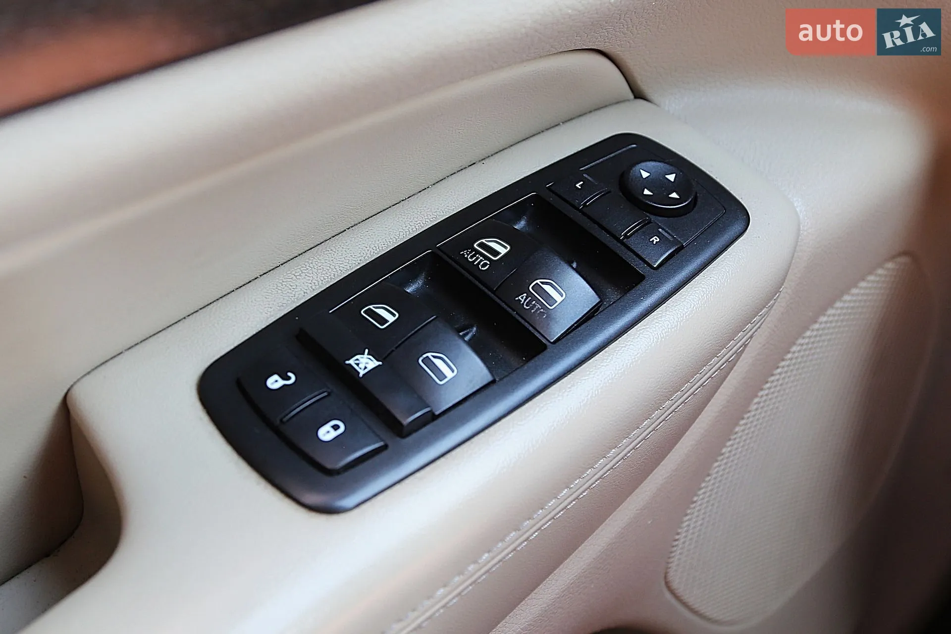 2015 Jeep Cherokee - мініатюра 24