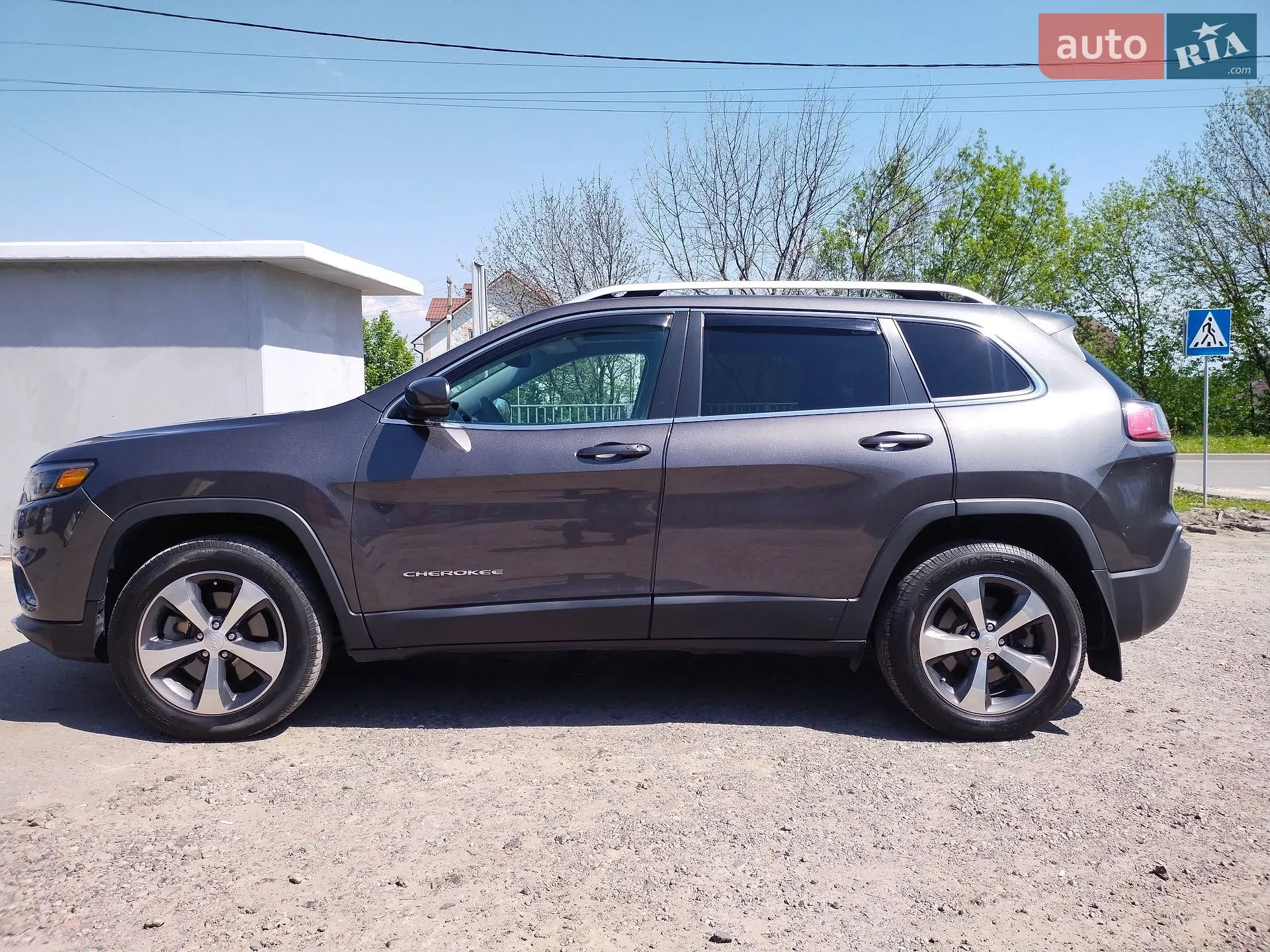 2019 Jeep Cherokee - фото 1