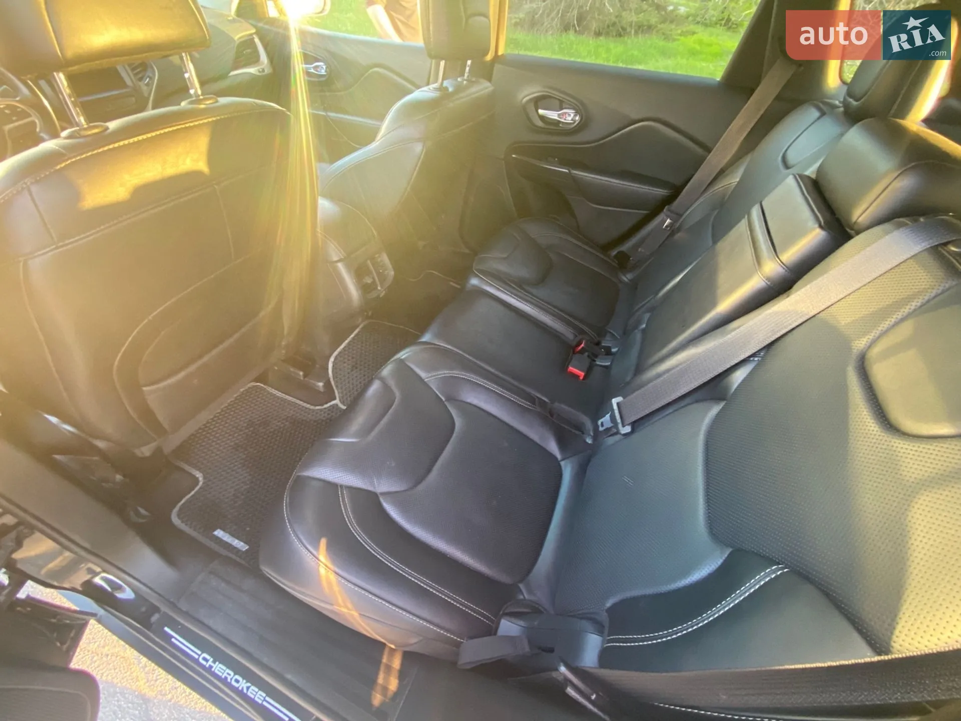 2015 Jeep Cherokee - мініатюра 13