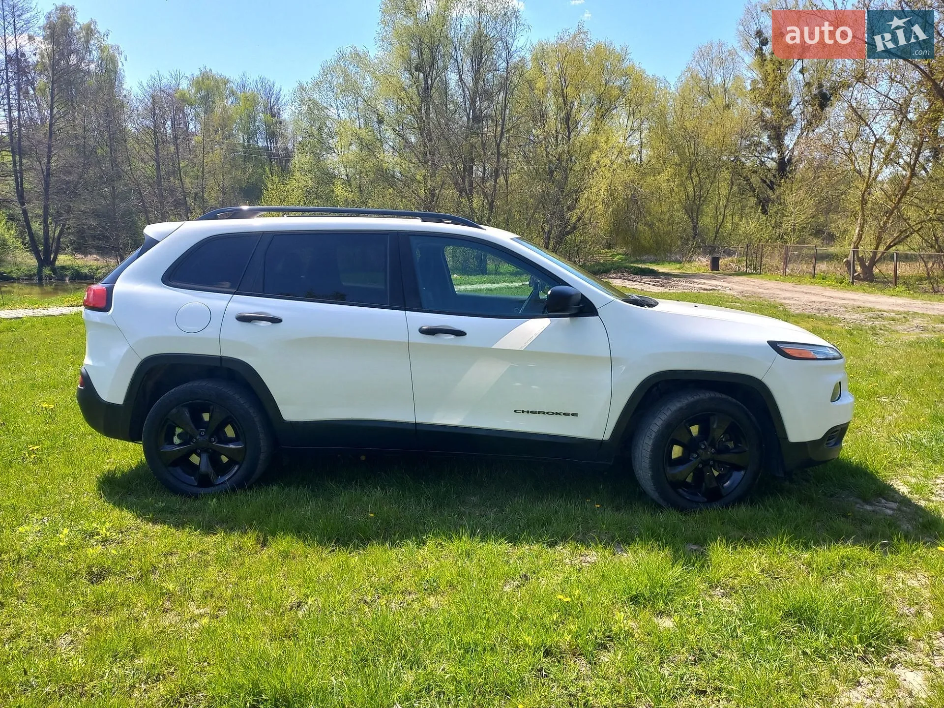 2016 Jeep Cherokee - мініатюра 26