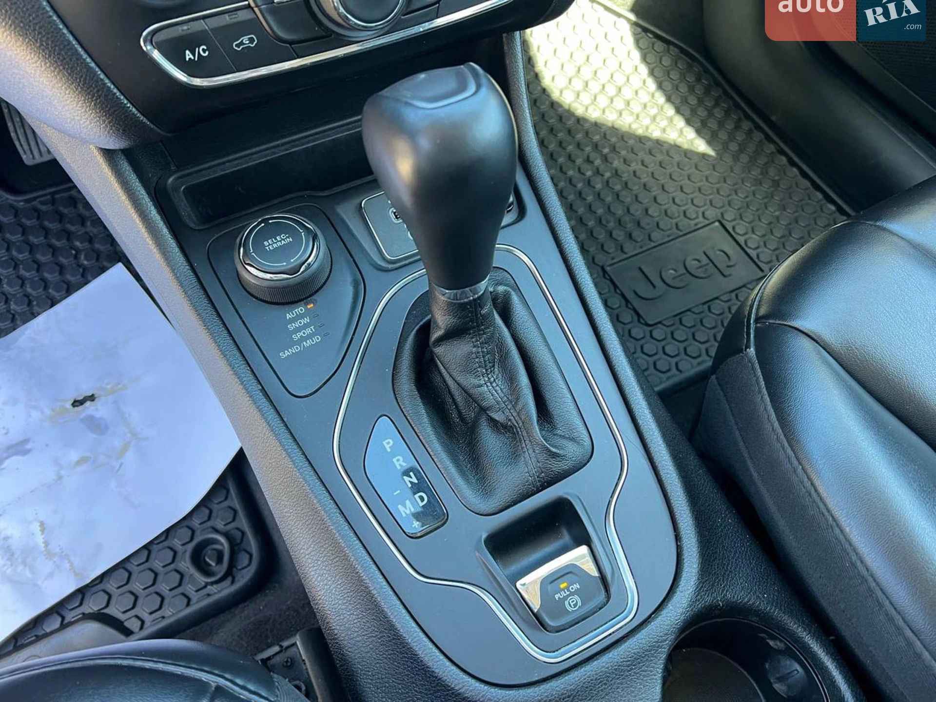 2019 Jeep Cherokee - мініатюра 31
