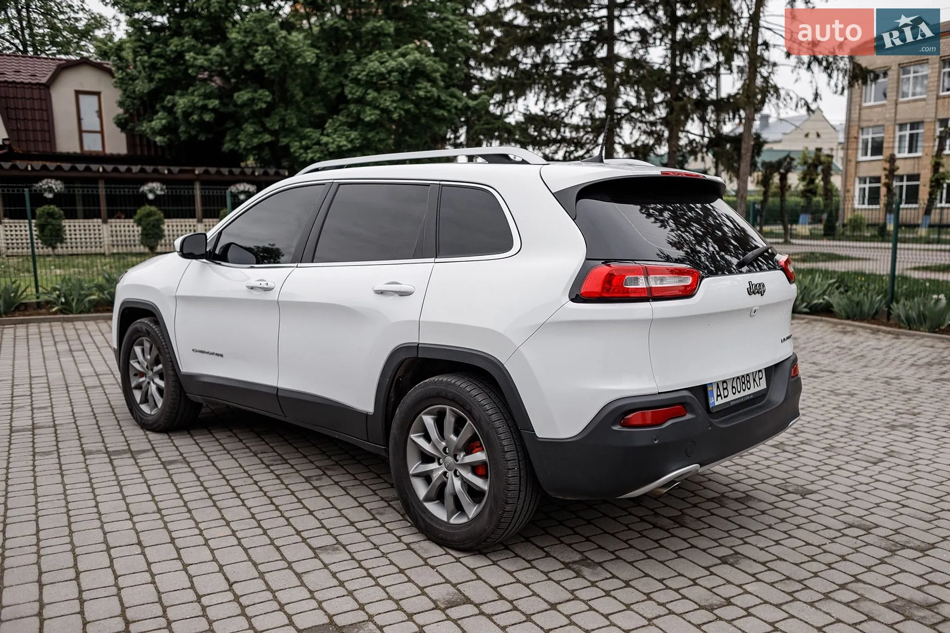 2017 Jeep Cherokee - мініатюра 9