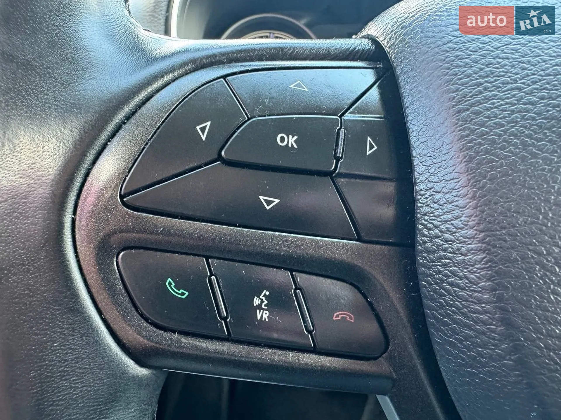 2019 Jeep Cherokee - мініатюра 17