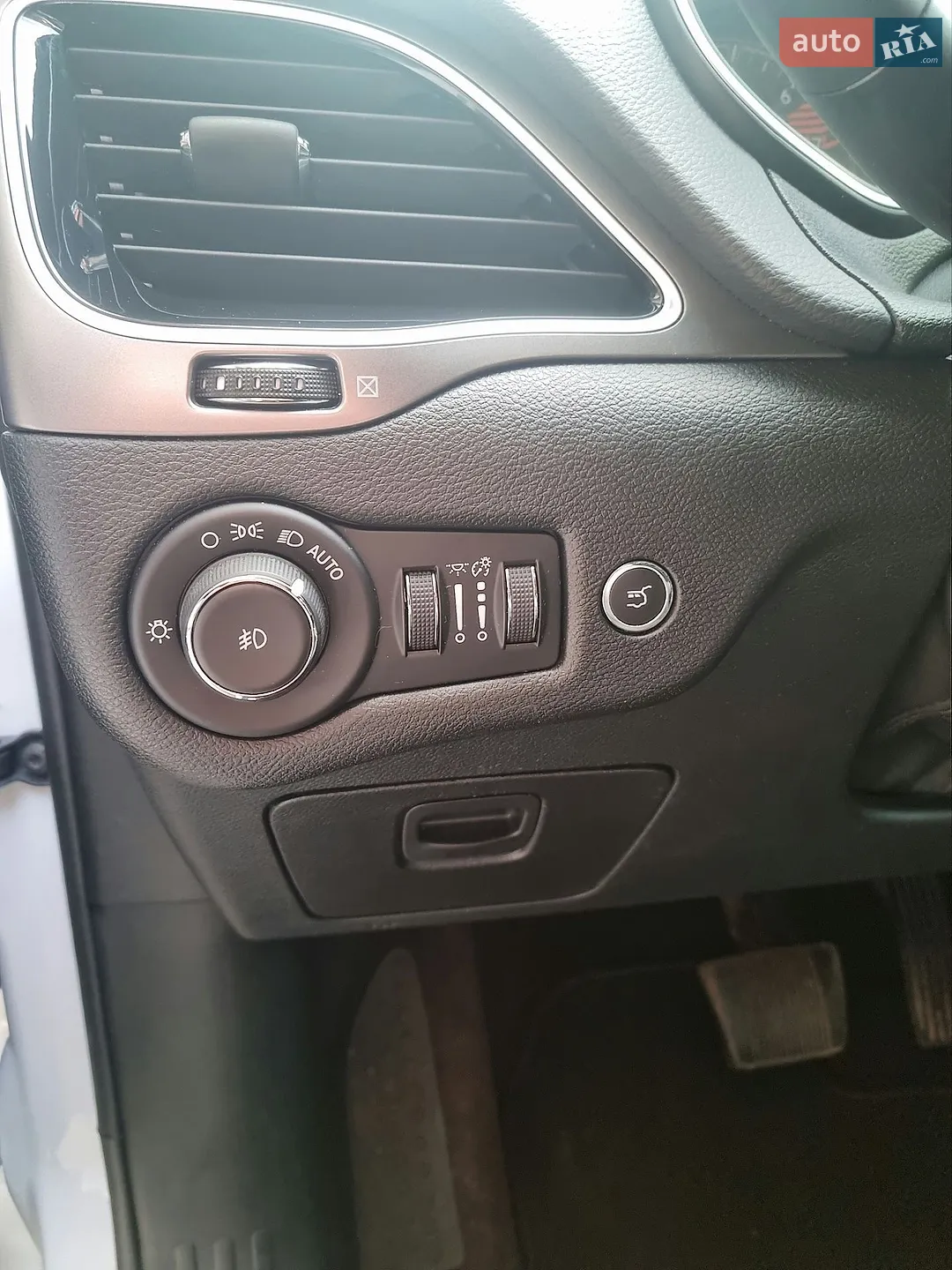 2018 Jeep Cherokee - мініатюра 23