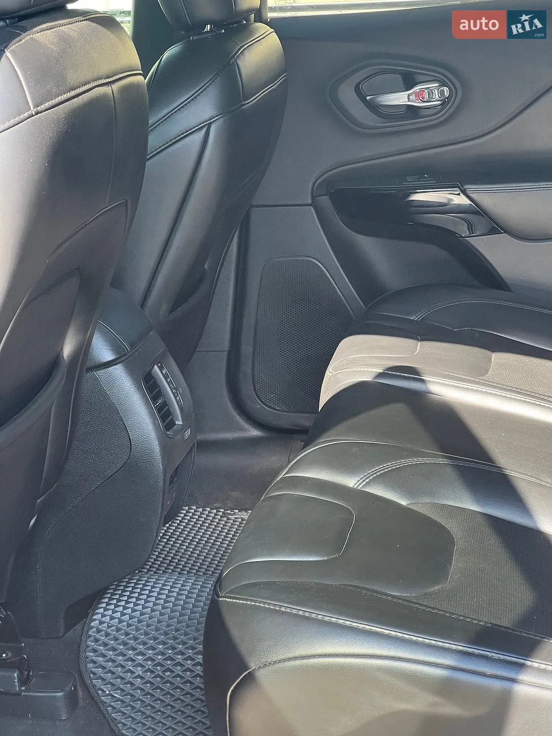 2018 Jeep Cherokee - мініатюра 7