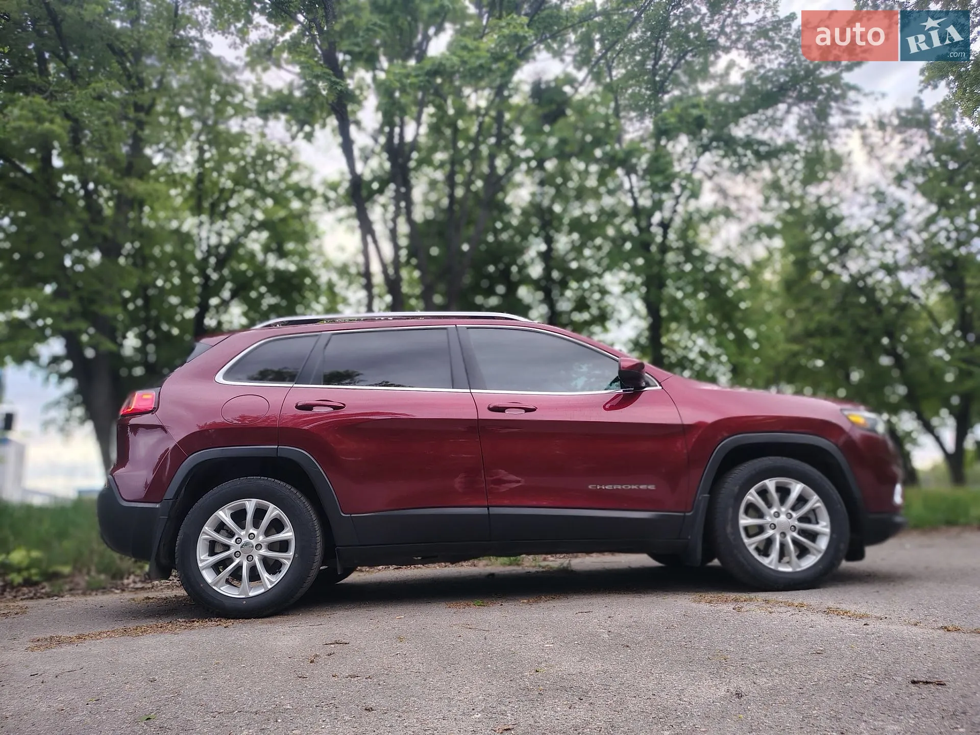 2019 Jeep Cherokee - мініатюра 4