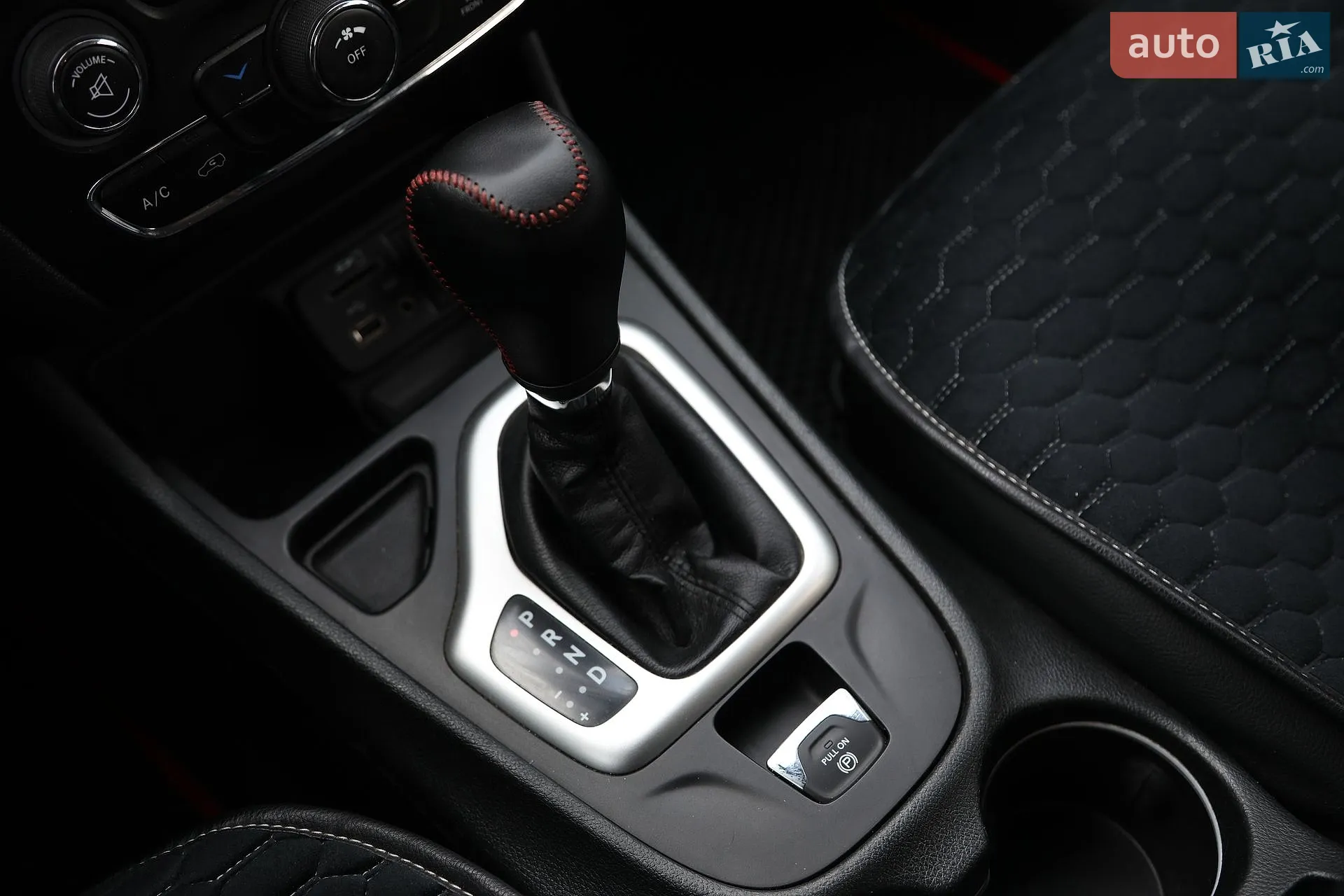 2018 Jeep Cherokee - мініатюра 21