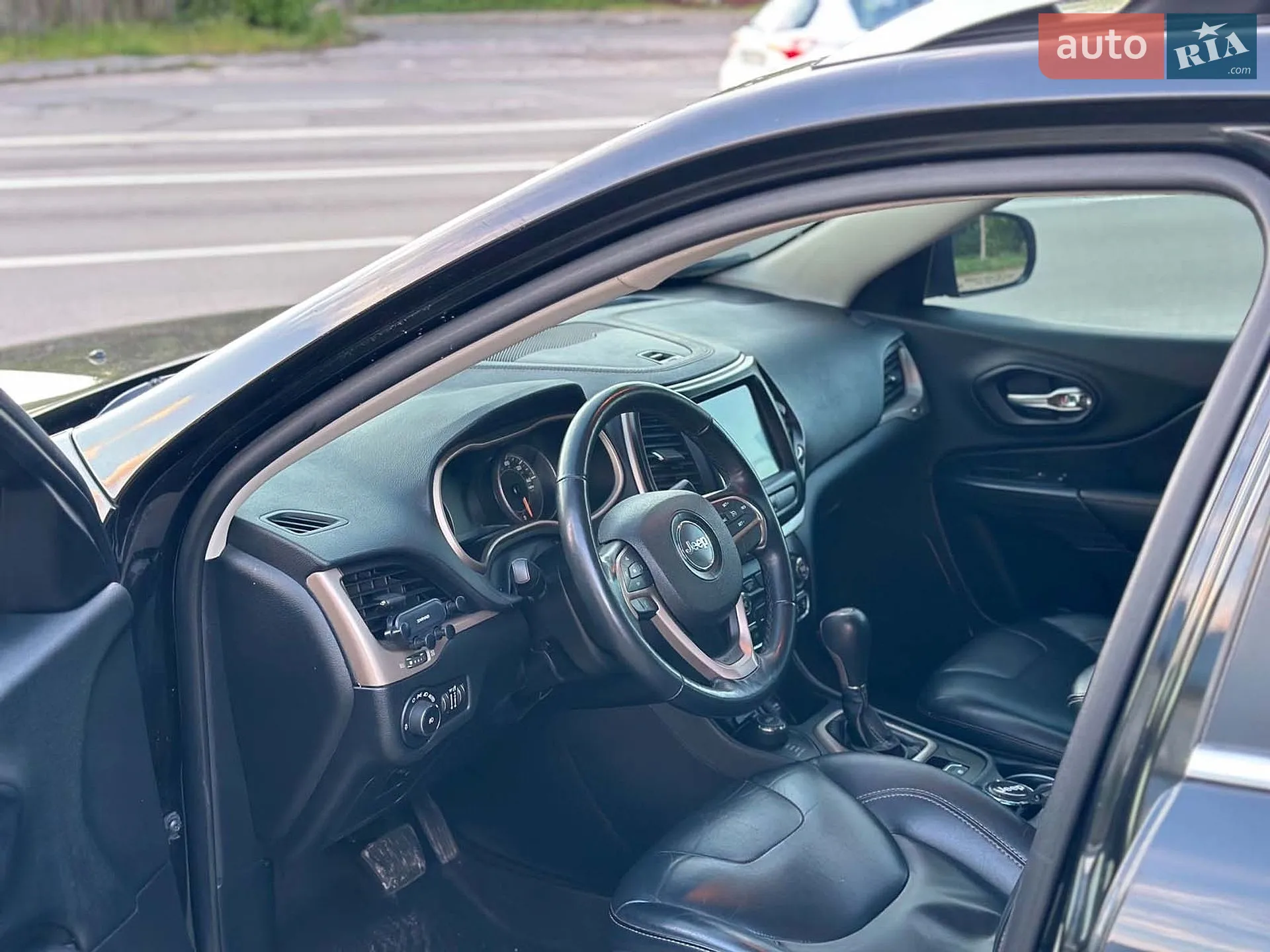 2015 Jeep Cherokee - мініатюра 14