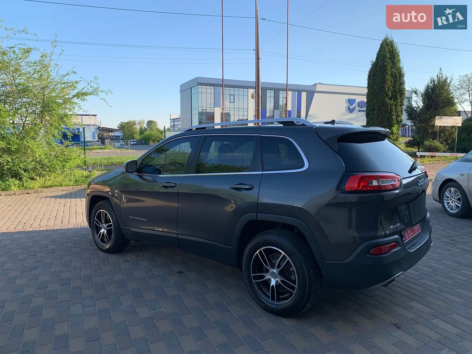 2015 Jeep Cherokee - мініатюра 14