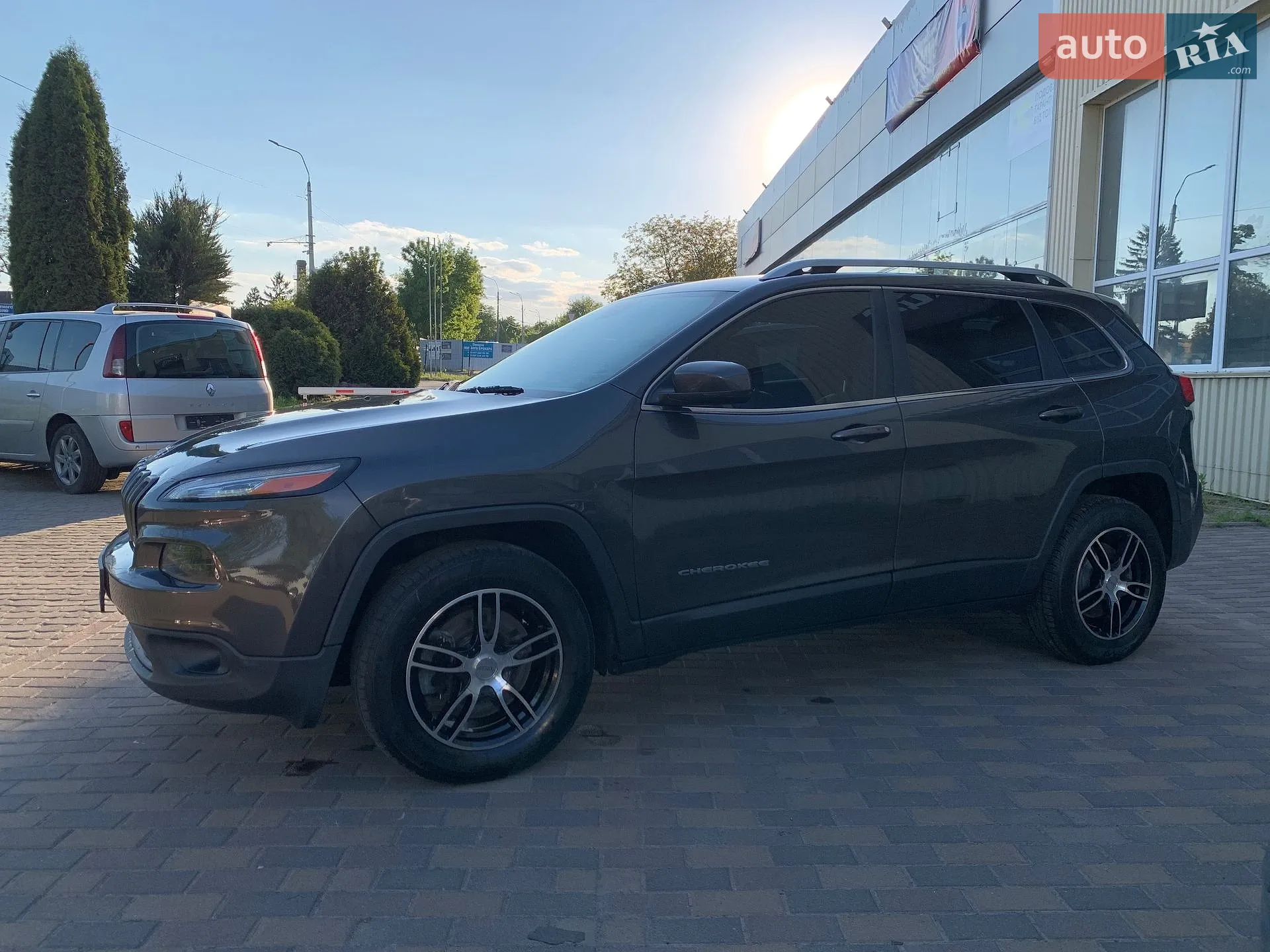 2015 Jeep Cherokee - мініатюра 19