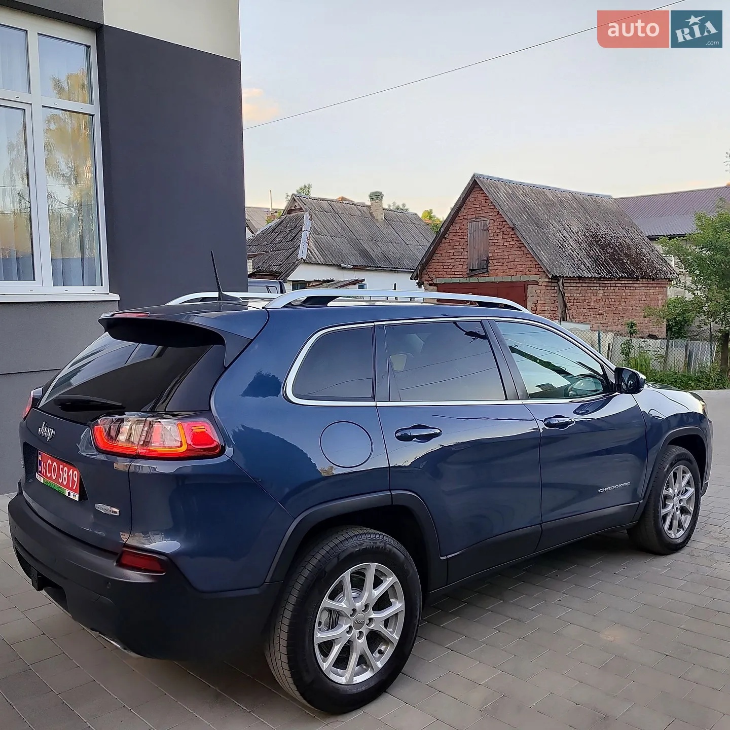 2019 Jeep Cherokee - мініатюра 10