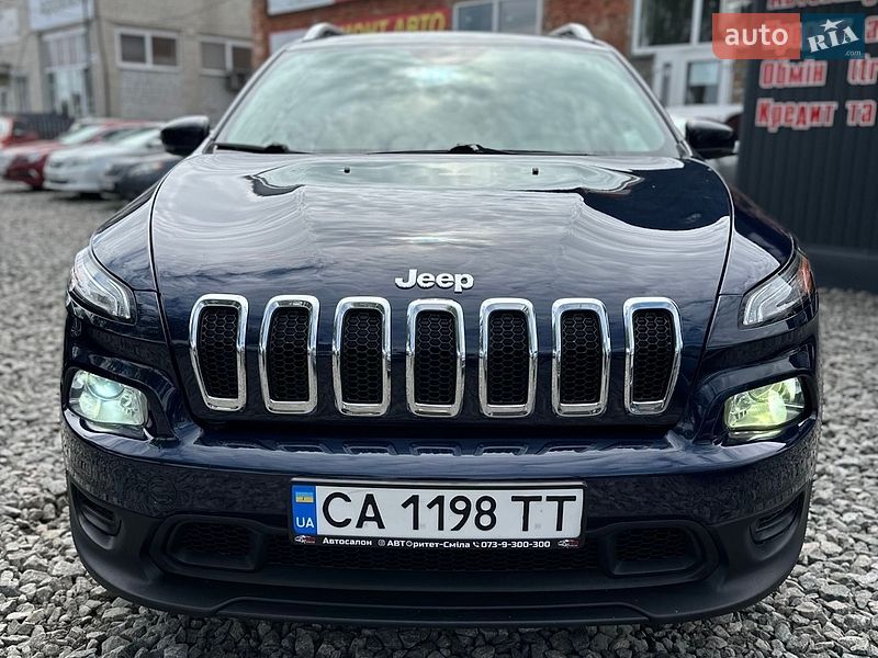 Внедорожник / Кроссовер Jeep Cherokee 2015 в Смеле