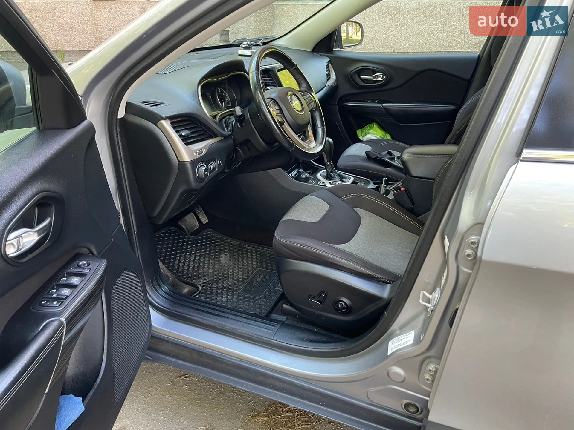 2013 Jeep Cherokee - мініатюра 27
