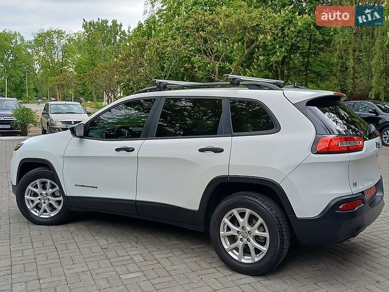 Внедорожник / Кроссовер Jeep Cherokee 2017 в Дрогобыче