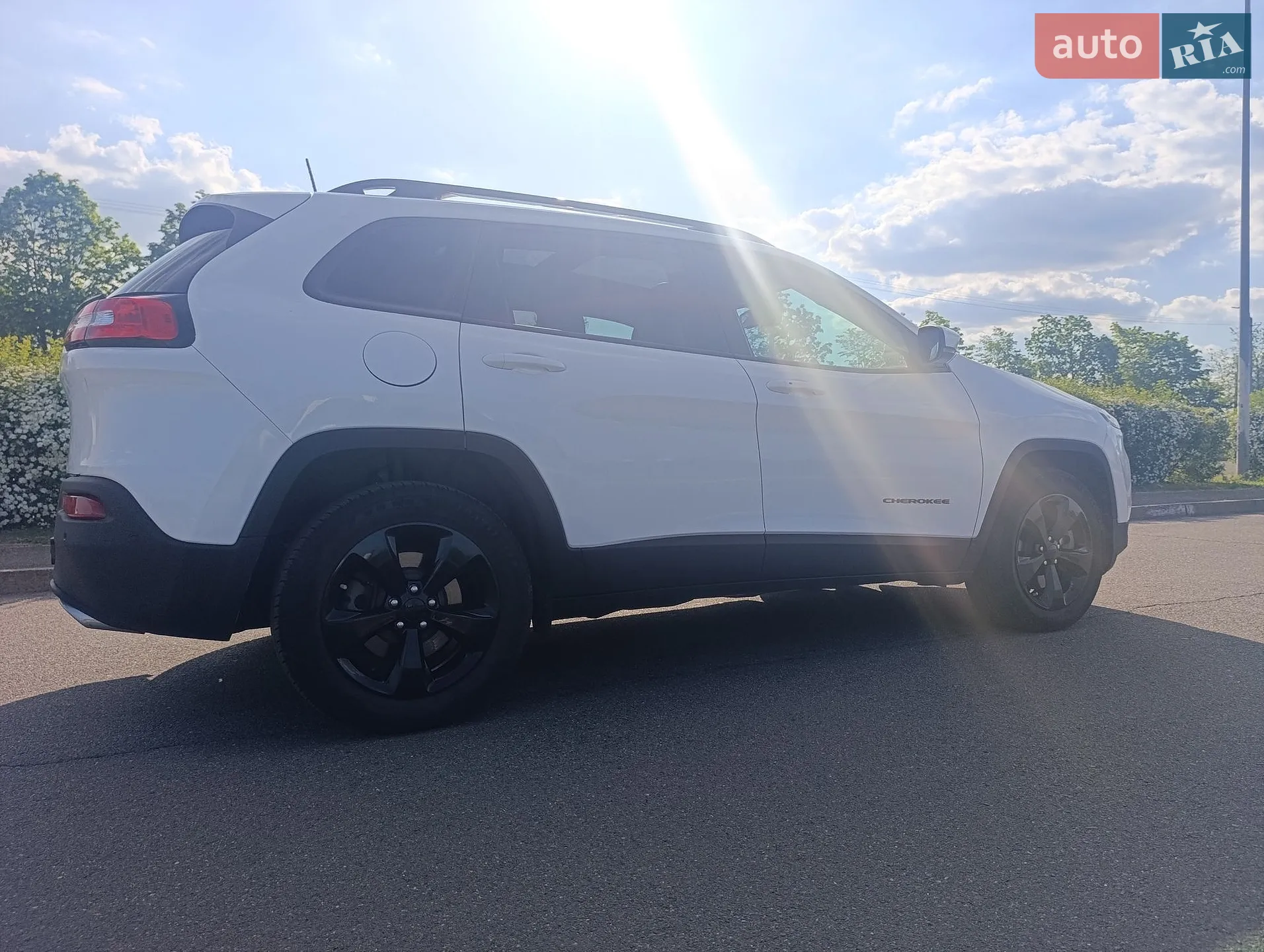 2017 Jeep Cherokee - мініатюра 16